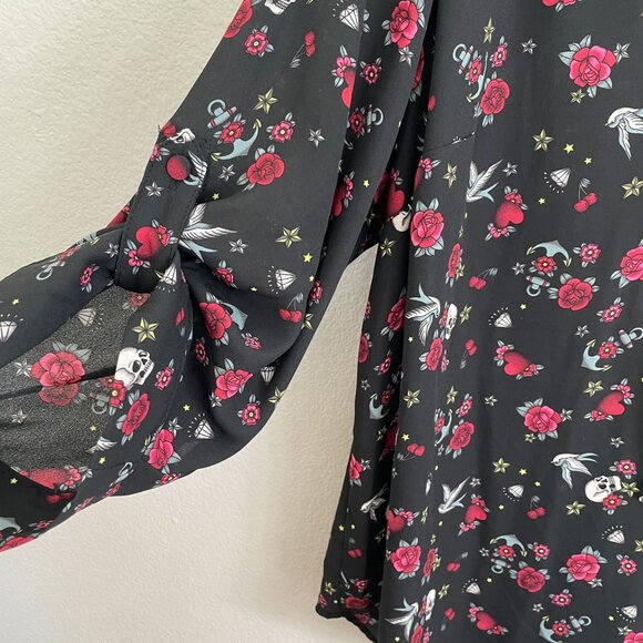 Torrid Harper Womens Plus 2X Black Floral Skull Lace Up Blouse Pixxy Tattoo Icon - Picture 11 of 11